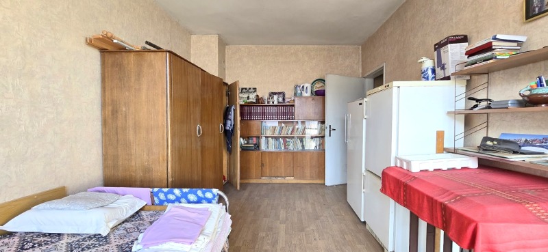 Продава 3-СТАЕН, гр. Шумен, Пазара, снимка 2 - Aпартаменти - 49166599