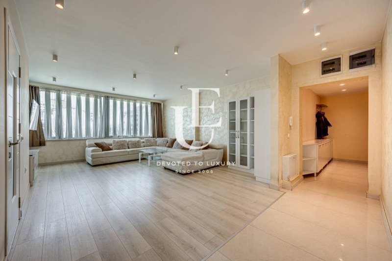 Продава  3-стаен град София , Център , 91 кв.м | 90213139