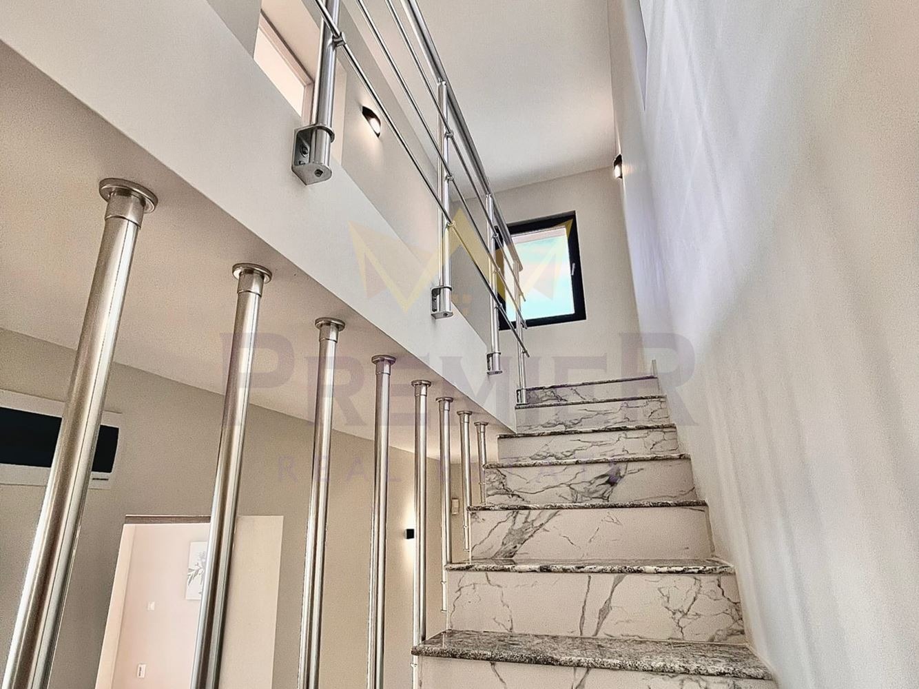 Продава КЪЩА, гр. Балчик, област Добрич, снимка 5 - Къщи - 54674742