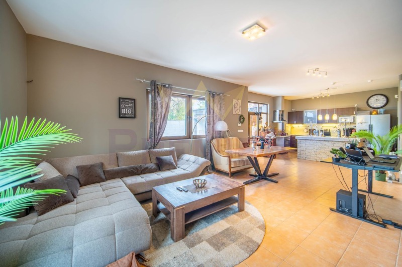 Продава КЪЩА, гр. Варна, Изгрев, снимка 6 - Къщи - 53423425