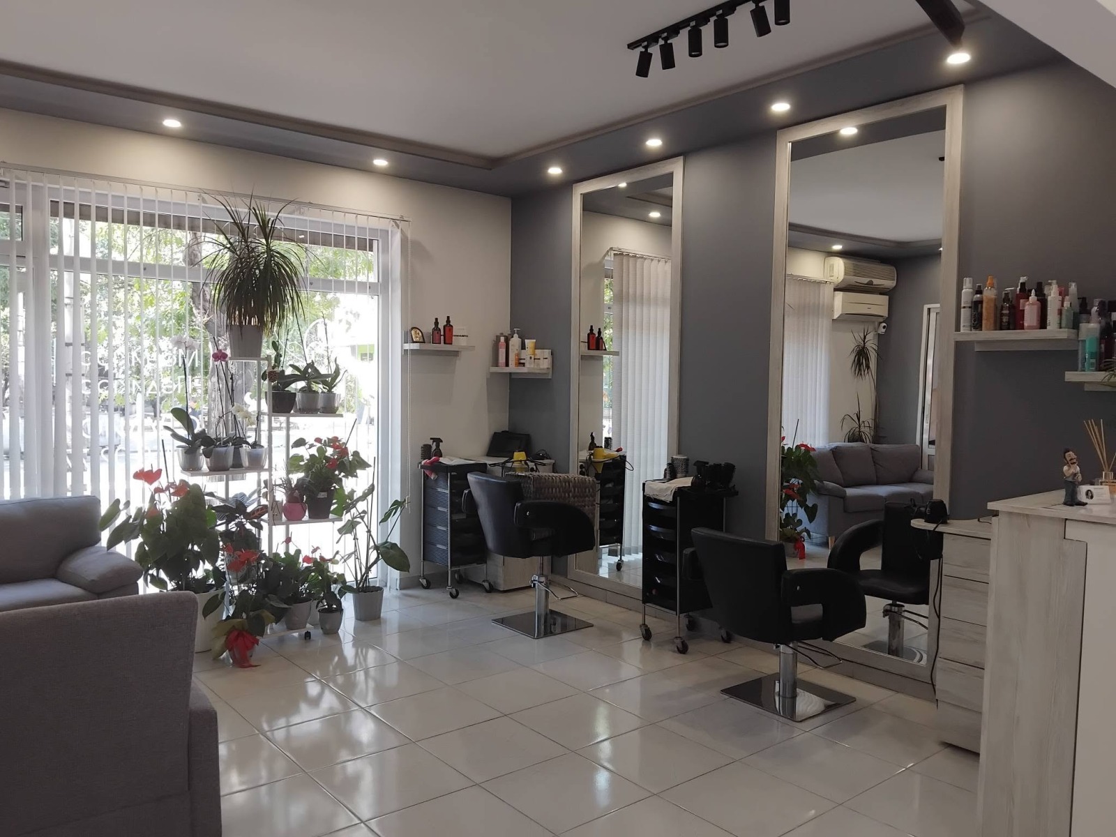 Продава МАГАЗИН, гр. София, Център, снимка 2 - Магазини - 55614039