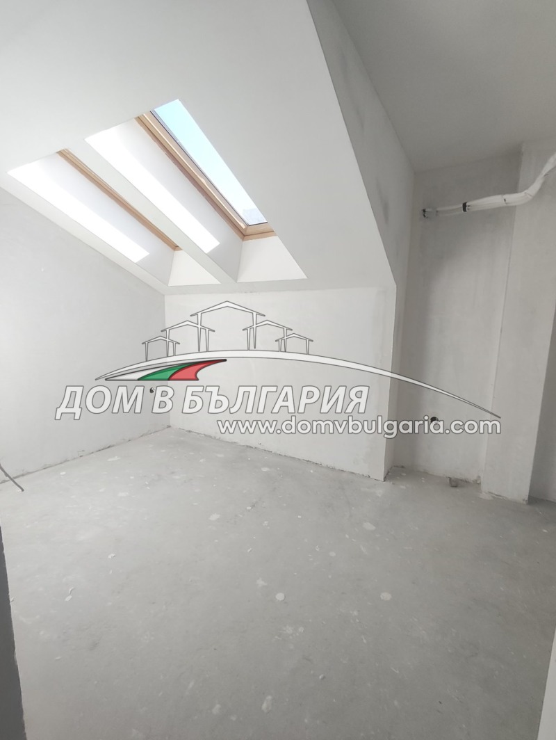 Продава 4-СТАЕН, гр. Варна, Лятно кино Тракия, снимка 2 - Апартаменти - 52272063