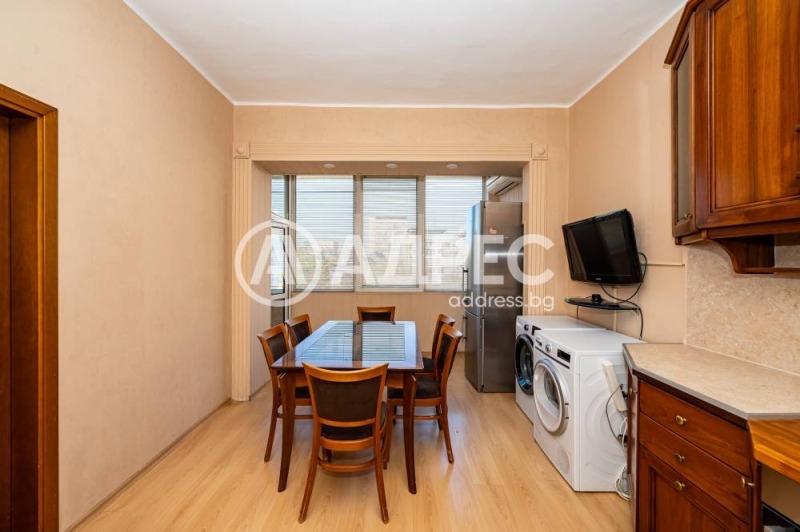 Продава  3-стаен град Пловдив , Център , 97 кв.м | 92617794