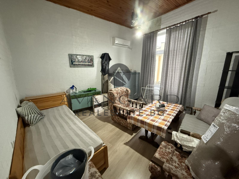 Продава ЕТАЖ ОТ КЪЩА, гр. Пловдив, Център, снимка 3 - Етаж от къща - 53465897