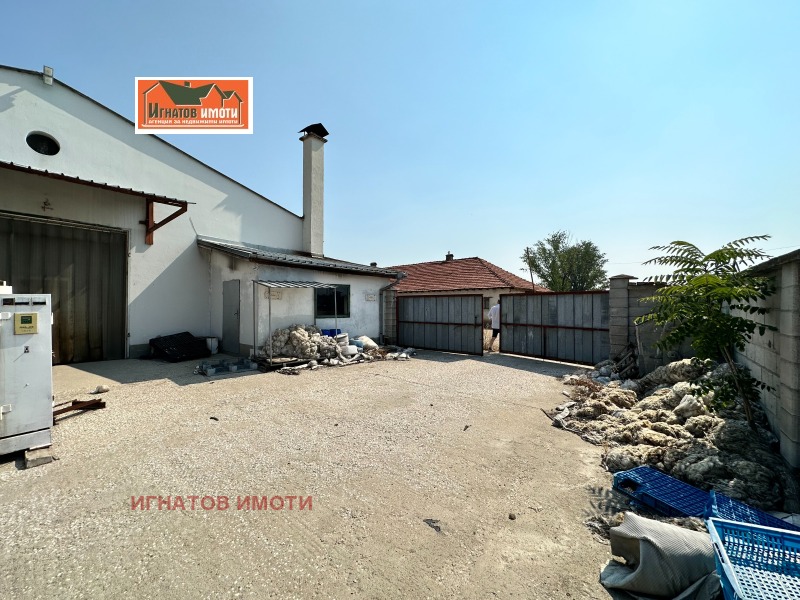 Продава ПРОМ. ПОМЕЩЕНИЕ в област Пазарджик, с. Мало Конаре - 1187 кв.м / 300 000 € » 586 749.00 лв., ИГНАТОВ ИМОТИ