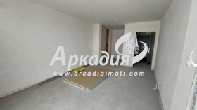 Продава 3-стаен град Пловдив Център - [1] 