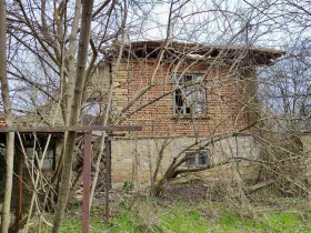 Продажба на имоти в с. Ягнило, област Варна - изображение 2 