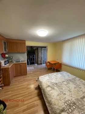 Villa Vilna zona, Targovishte 6
