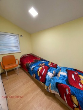 Villa Vilna zona, Targovishte 8
