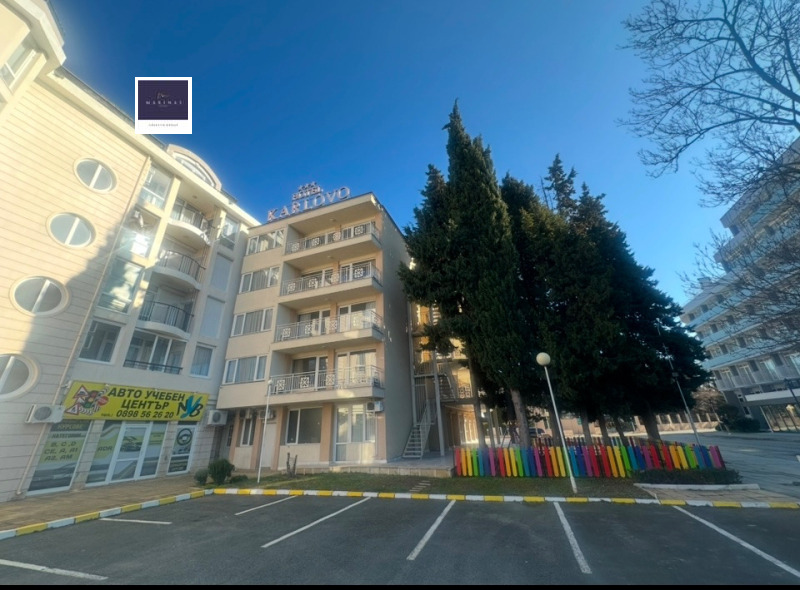 Na prodej  1 ložnice oblast Burgas , k.k. Slančev brjag , 70 m2 | 77637525
