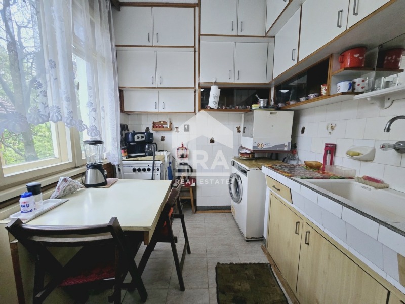 Продава МНОГОСТАЕН, гр. Велико Търново, Център, снимка 4 - Апартаменти - 52659433