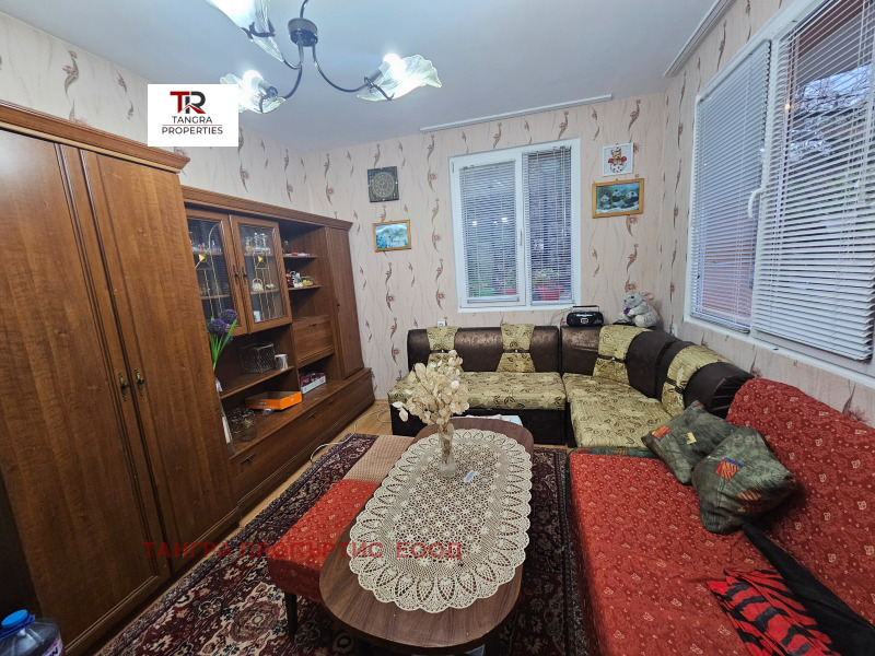 Продава КЪЩА, с. Борнарево, област Перник, снимка 9 - Къщи - 52470674