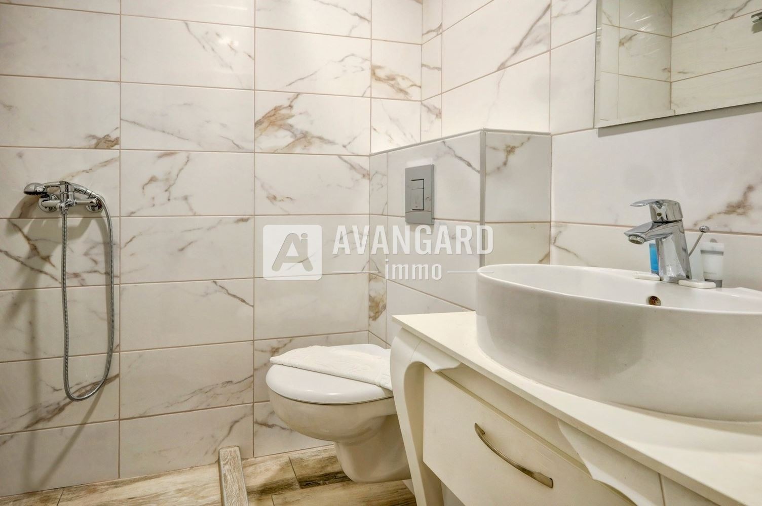 Продава ЕТАЖ ОТ КЪЩА, гр. Варна, Гръцка махала, снимка 11 - Етаж от къща - 55843199