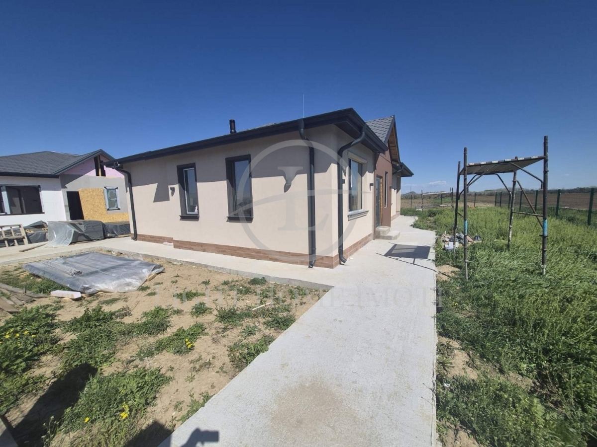 Продава КЪЩА, с. Оризари, област Пловдив, снимка 2 - Къщи - 54153067