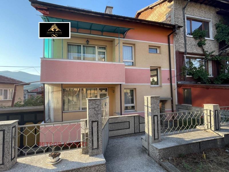 Продава КЪЩА в област Пазарджик, гр. Велинград - 182 кв.м / 189 000 € » 369 651.87 лв., ПЕТРОВ ЕСТЕЙТ