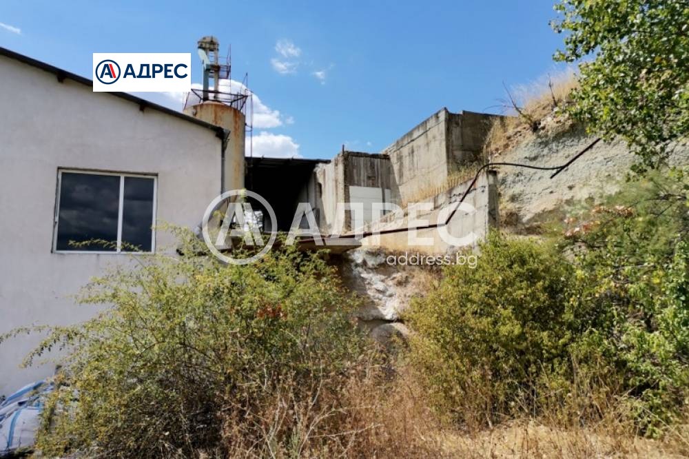 Продава ПРОМ. ПОМЕЩЕНИЕ | Imot.bg — изображение 3