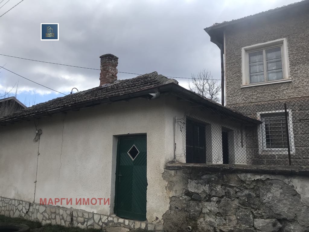 Продава КЪЩА, с. Голема Раковица, област София област, снимка 3 - Къщи - 53702110