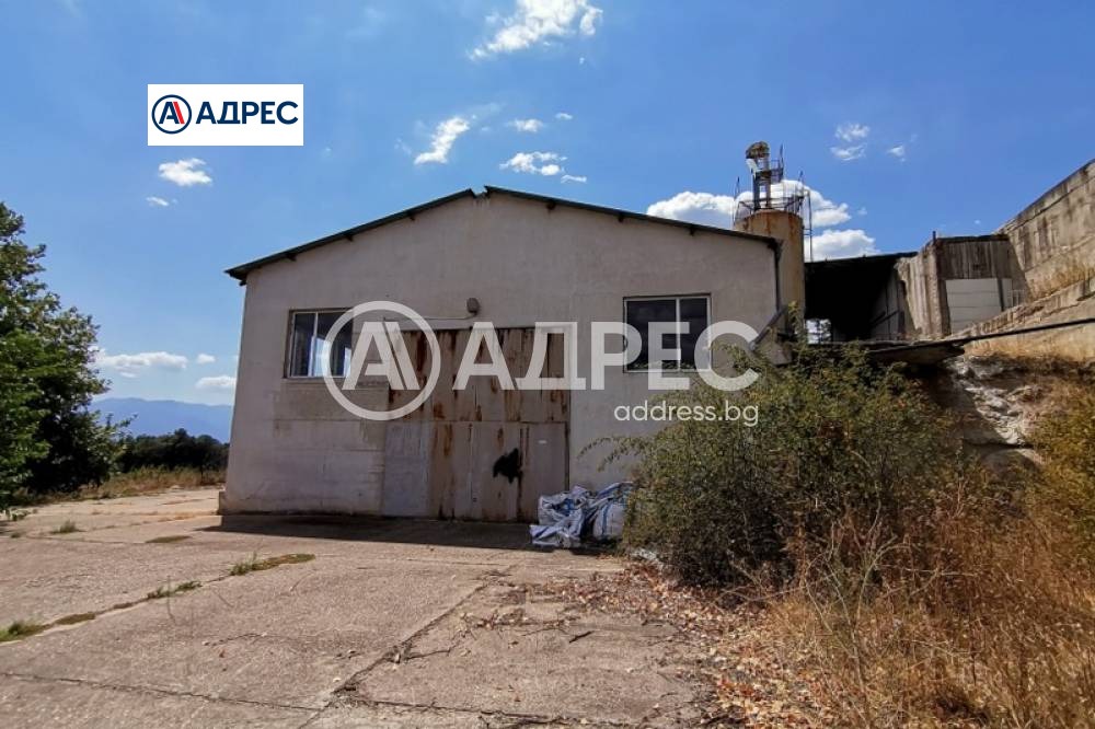 Продава ПРОМ. ПОМЕЩЕНИЕ, гр. Сандански, област Благоевград, снимка 2 - Производствени сгради - 47124570