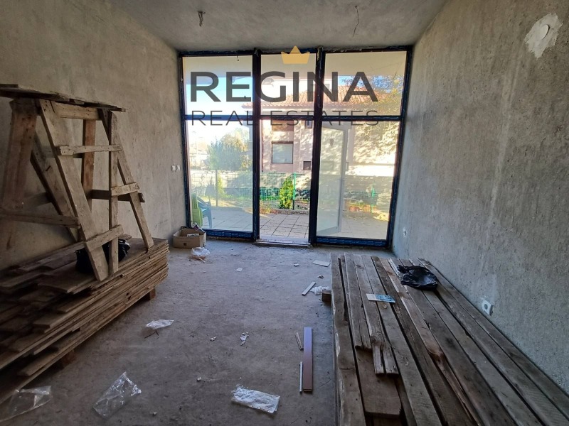 Продава МАГАЗИН в област Пловдив, гр. Хисаря - 30 кв.м / 32 000 € » 62 586.56 лв., РЕДЖИНА