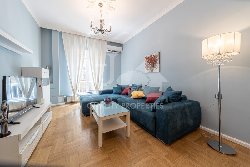 Продава  3-стаен град София , Център , 92 кв.м | 32421822