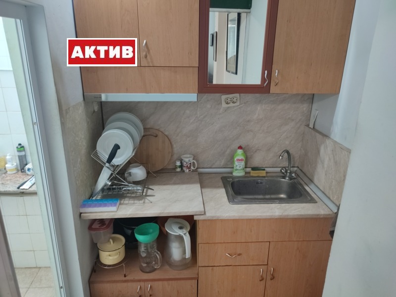 Продава 4-СТАЕН, гр. Търговище, Център, снимка 3 - Aпартаменти - 47621382