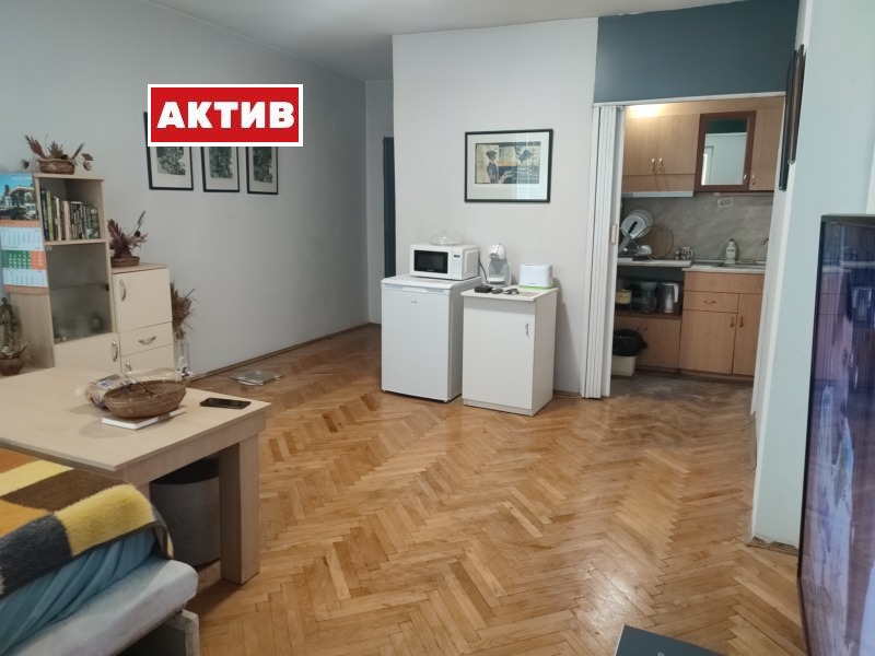 Продава 4-СТАЕН, гр. Търговище, Център, снимка 2 - Aпартаменти - 47621382