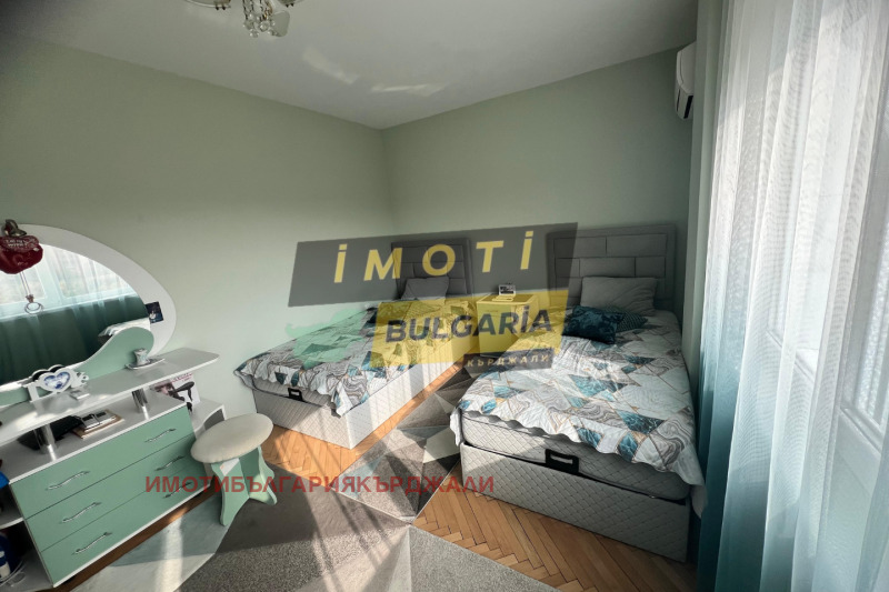 Продава 3-СТАЕН, гр. Кърджали, Възрожденци, снимка 10 - Апартаменти - 52501256