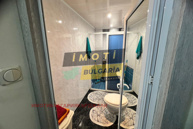 Продава 3-СТАЕН, гр. Кърджали, Възрожденци, снимка 3 - Апартаменти - 52501256