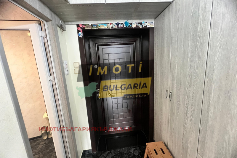 Продава 3-СТАЕН, гр. Кърджали, Възрожденци, снимка 4 - Апартаменти - 52501256