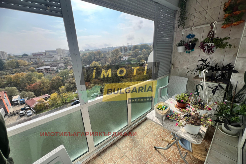 Продава 3-СТАЕН, гр. Кърджали, Възрожденци, снимка 2 - Апартаменти - 52501256