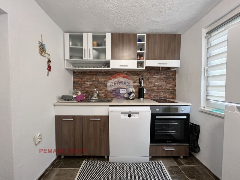 Продава КЪЩА, с. Соколово, област Добрич, снимка 7 - Къщи - 53490715