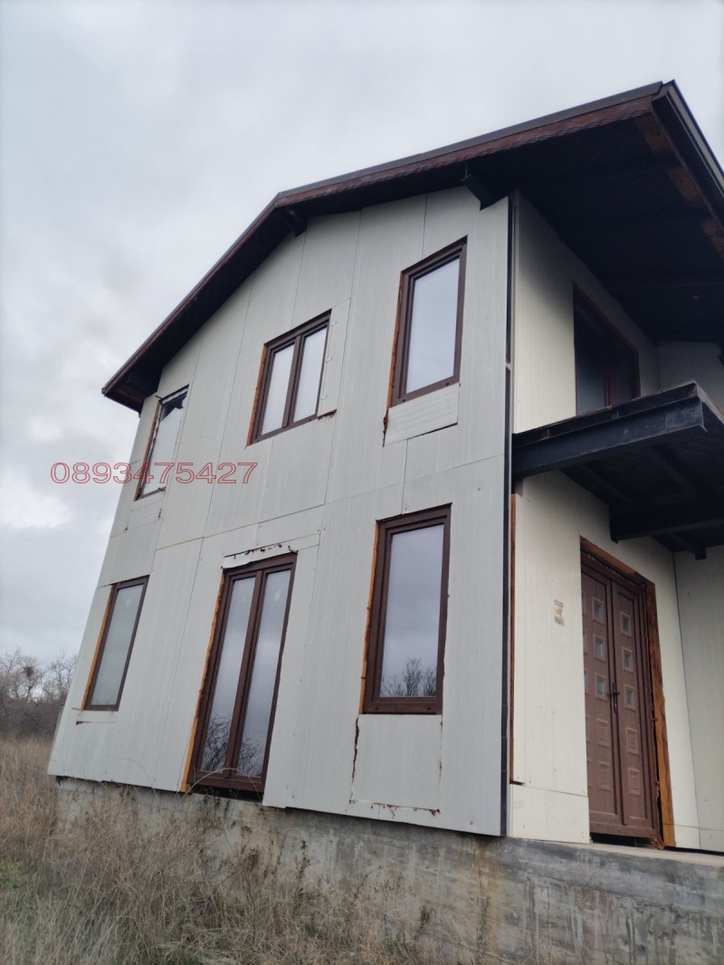 Продава КЪЩА в област Варна, гр. Аксаково - 140 кв.м / 270 000 € » 528 074.10 лв.