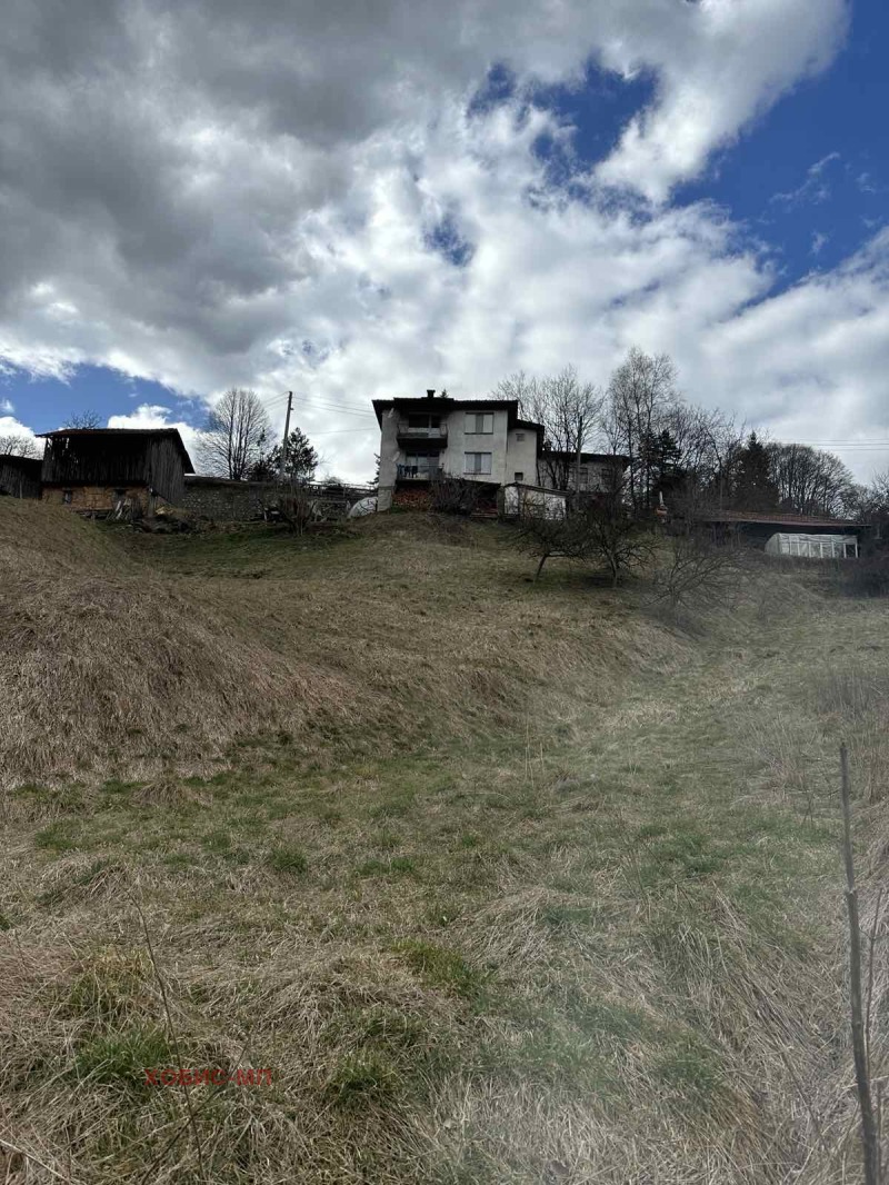 Продава ПАРЦЕЛ в област Смолян, с. Момчиловци - 2580 кв.м / 36 120 € » 70 644.58 лв., ХОБИС-МП