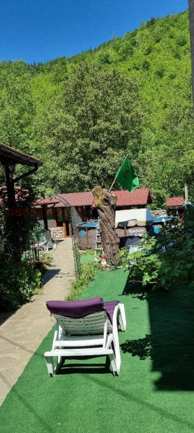 Продажба на имоти в гр. Етрополе, област София - изображение 1 