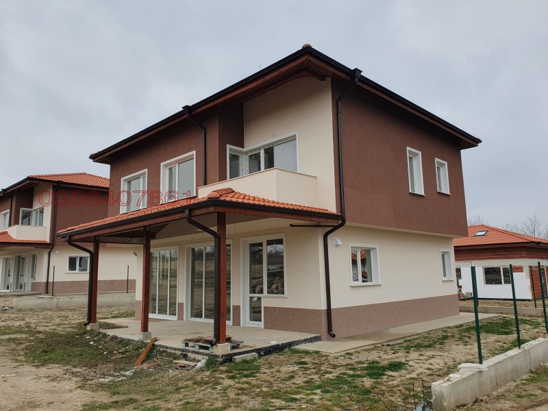 Na sprzedaż  Dom region Warny , Priselci , 203 mkw | 34572193 - obraz [2]