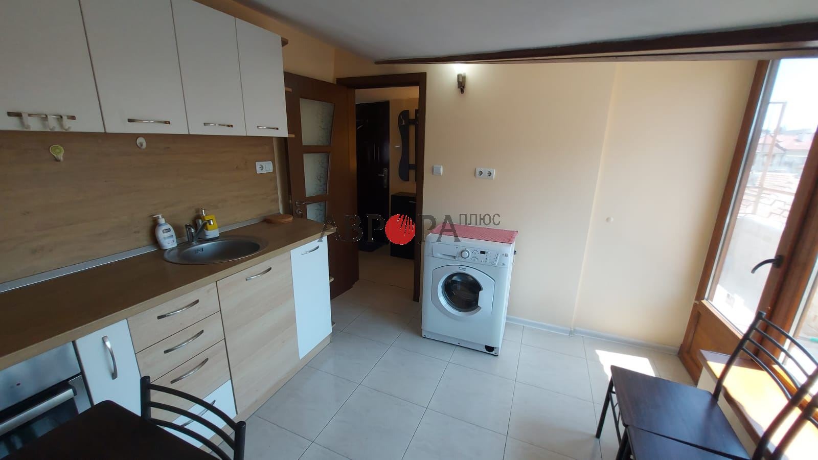 Продава 3-СТАЕН, гр. Бургас, Център, снимка 2 - Апартаменти - 51616005