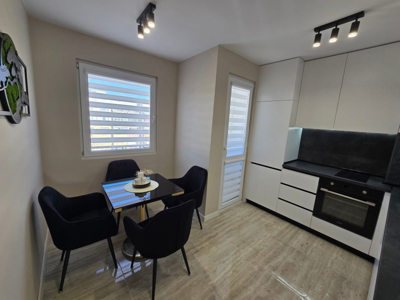 In vendita  3 camere da letto Stara Zagora , Zora , 96 mq | 84769316