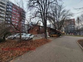 Bar; Cafenea Sveta Troița, Sofia 4