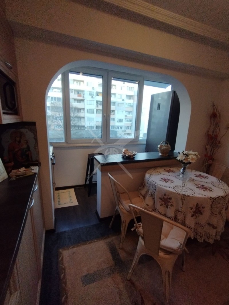 Продава 3-СТАЕН, гр. Бургас, Славейков, снимка 3 - Aпартаменти - 48585574