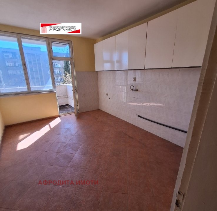 Продава 3-СТАЕН, гр. Стара Загора, Център, снимка 7 - Апартаменти - 54080490