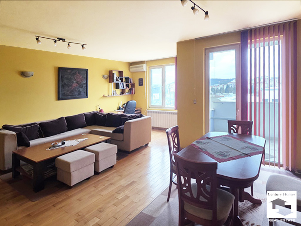 Продава 3-СТАЕН, гр. Велико Търново, Колю Фичето, снимка 2 - Апартаменти - 53914702