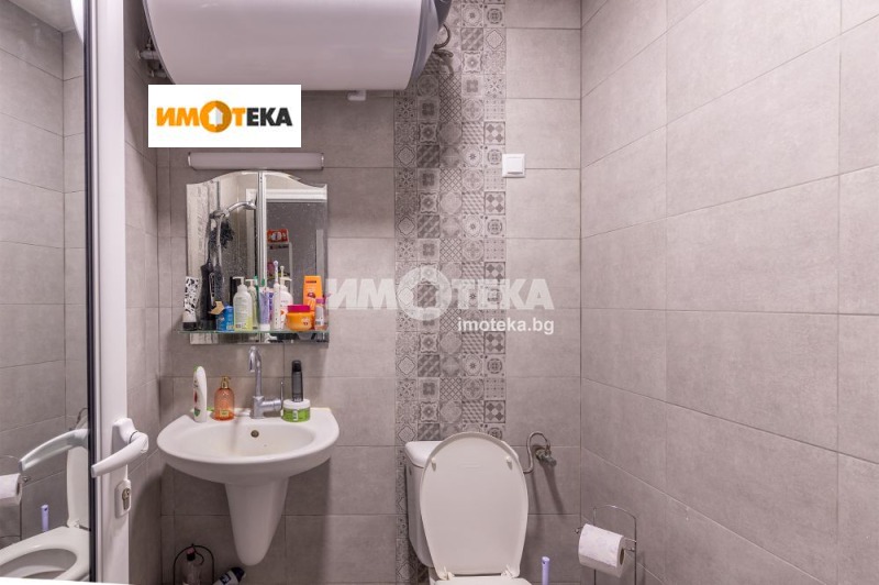 Продава ЕТАЖ ОТ КЪЩА, гр. Варна, Център, снимка 12 - Етаж от къща - 48142196