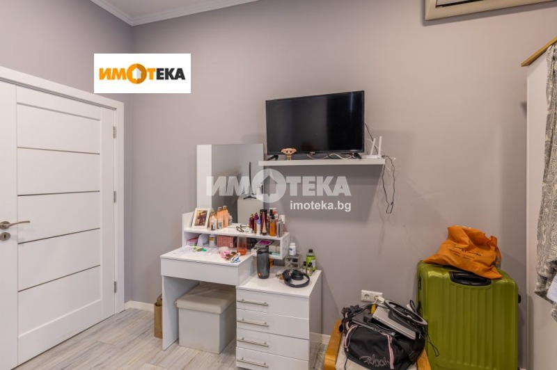 Продава ЕТАЖ ОТ КЪЩА, гр. Варна, Център, снимка 13 - Етаж от къща - 48142196