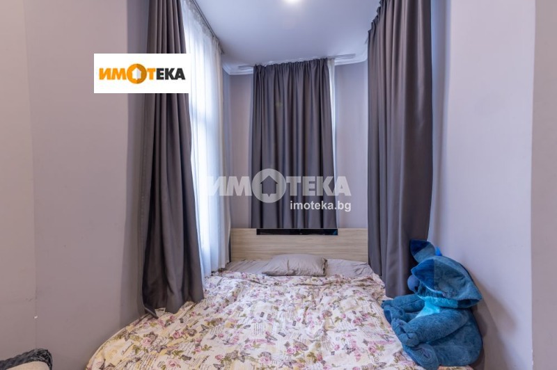 Продава ЕТАЖ ОТ КЪЩА, гр. Варна, Център, снимка 5 - Етаж от къща - 48142196