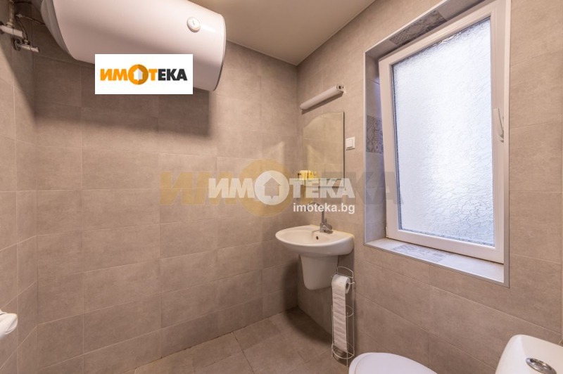 Продава ЕТАЖ ОТ КЪЩА, гр. Варна, Център, снимка 16 - Етаж от къща - 48142196