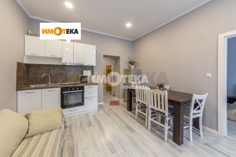 Продава ЕТАЖ ОТ КЪЩА, гр. Варна, Център, снимка 1 - Етаж от къща - 48142196