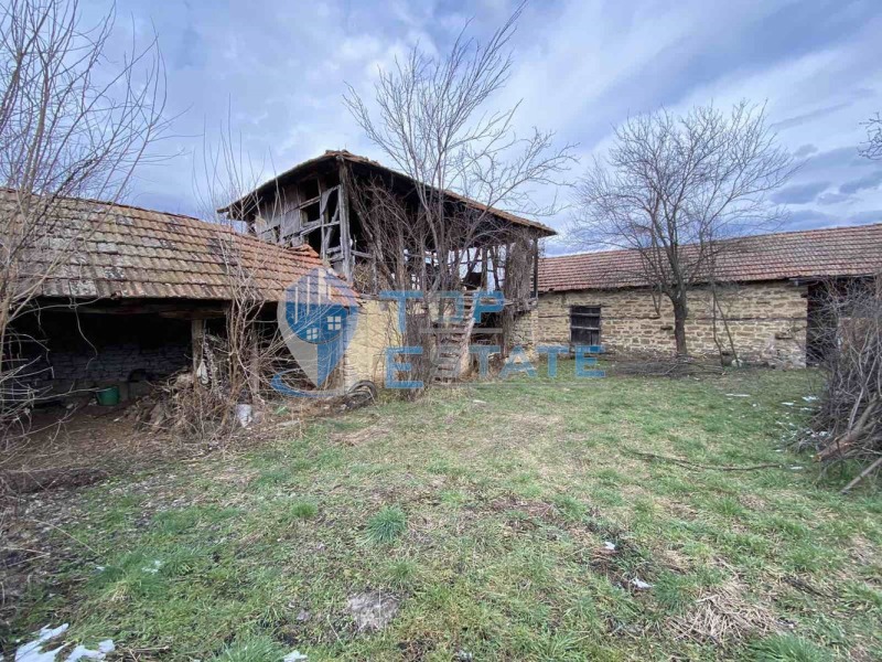 Продава КЪЩА, с. Ново село, област Велико Търново, снимка 12 - Къщи - 39571039