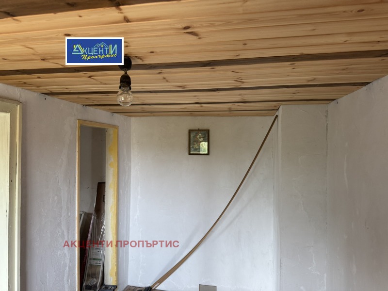 Продава КЪЩА, с. Караисен, област Велико Търново, снимка 10 - Къщи - 53558216