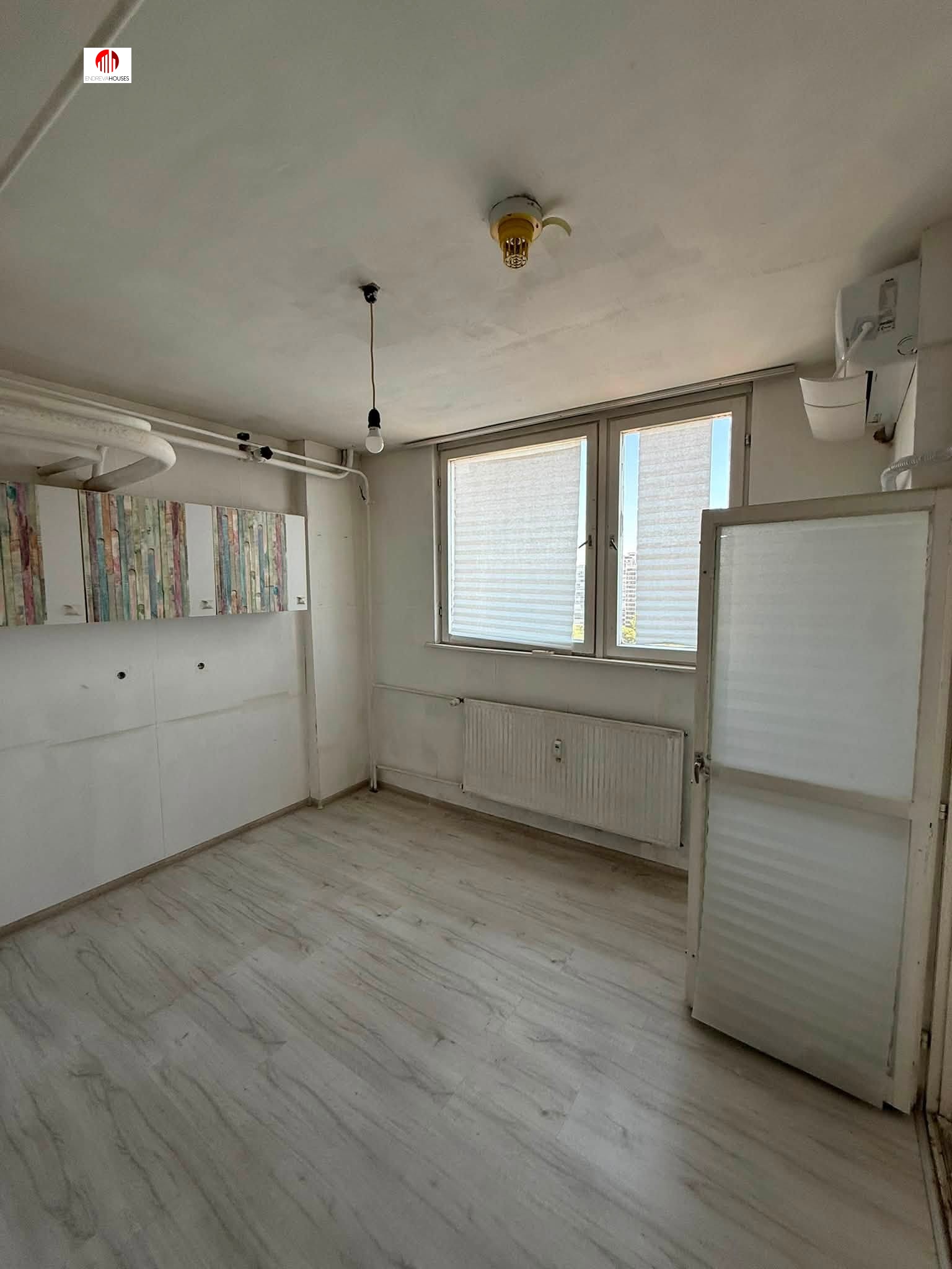 Продава АТЕЛИЕ, ТАВАН, гр. София, Зона Б-19, снимка 3 - Апартаменти - 56033028