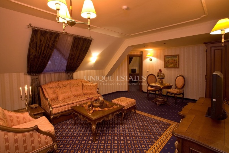 Продава ХОТЕЛ, гр. Хисаря, област Пловдив, снимка 5 - Хотели - 52475970